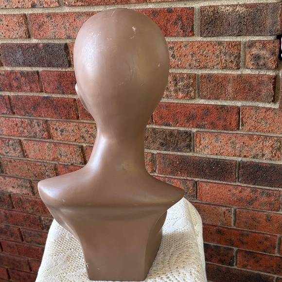 Beverly Johnson Mannequin Head - Picture 2 of 10